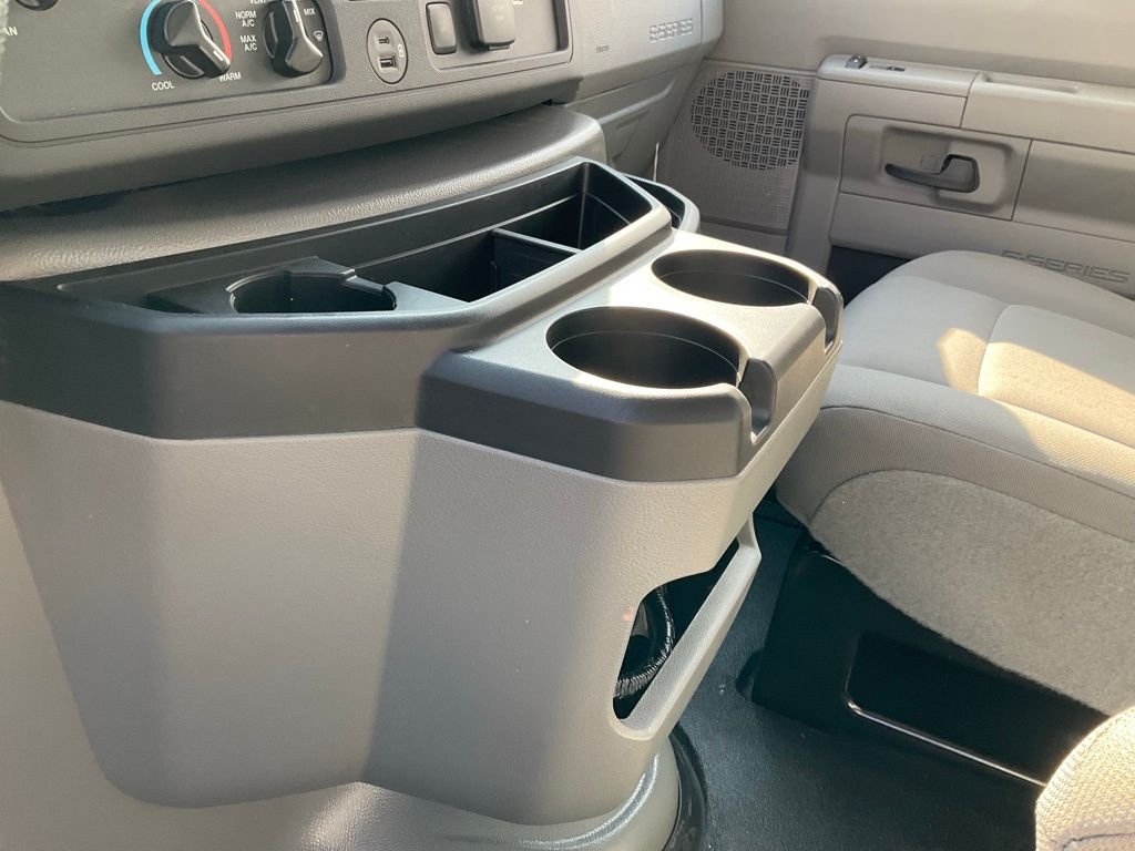 New 2026 Oxford White Ford E-350 SRW image 9