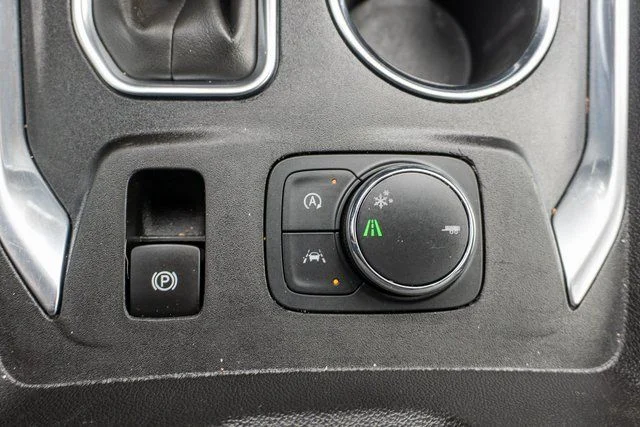 Used 2023 Gray Chevrolet LT image 31