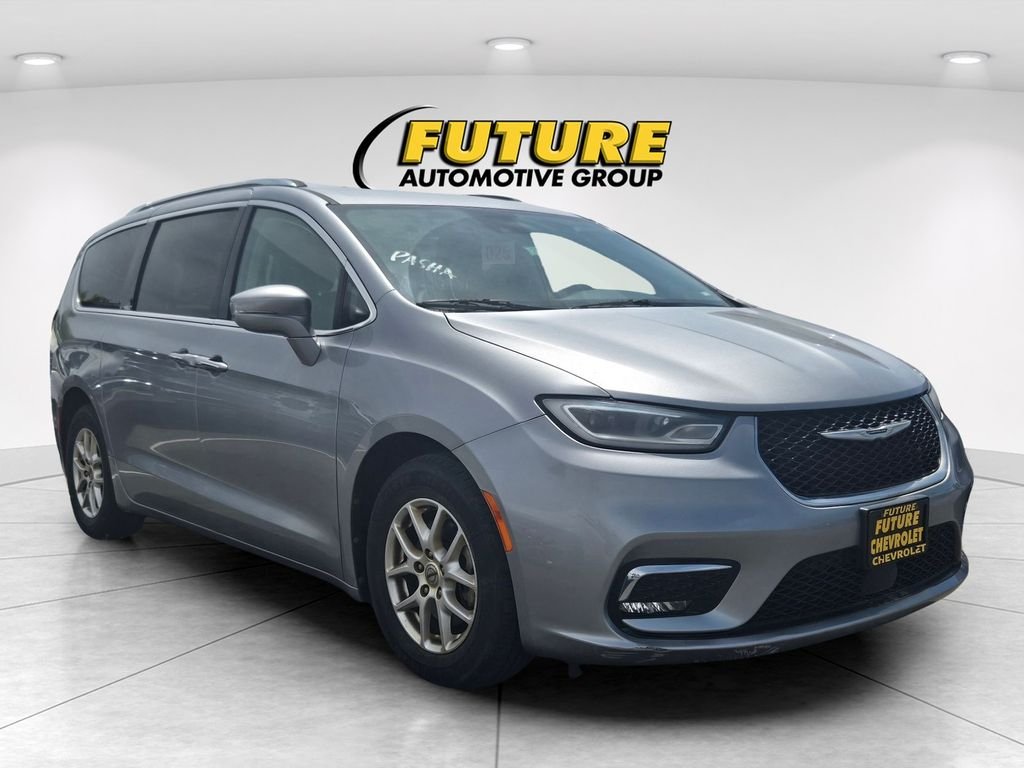 Used 2021 Silver Chrysler Touring L image 1
