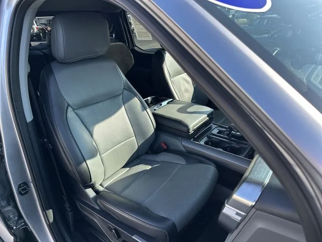Used 2021 Silver Ford Lariat image 27