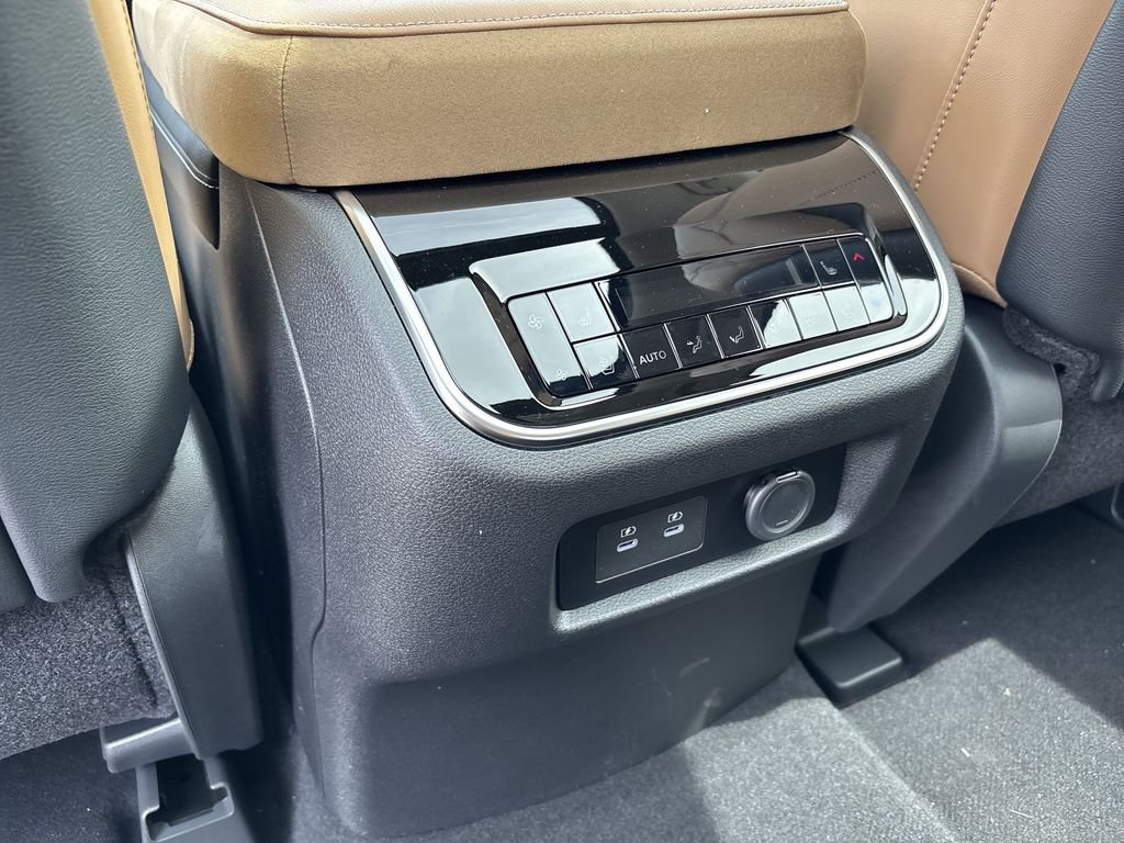 New 2026 BLACK OBSIDIAN INFINITI Luxe 4WD image 24