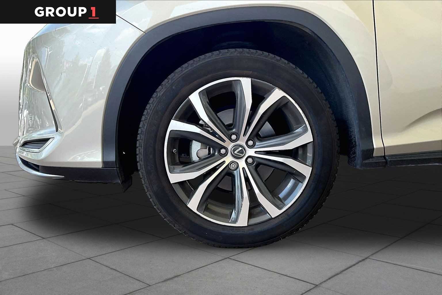 Certified Used 2020 Moonbeam Beige Metallic Lexus  image 9