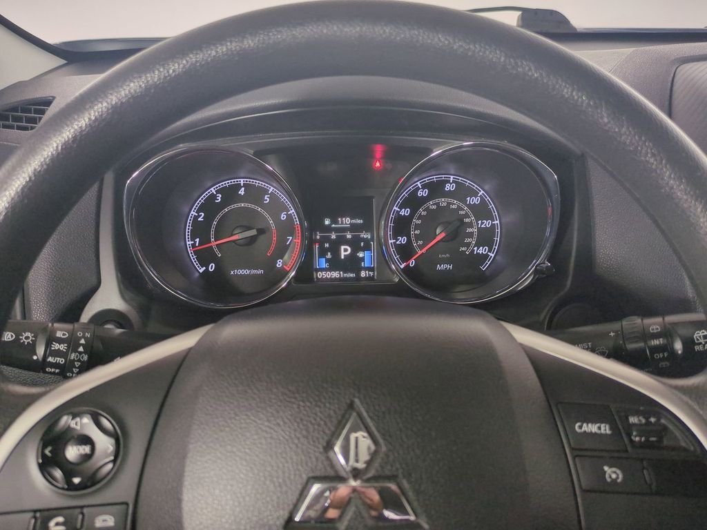 Used 2024  Mitsubishi 2.0 ES image 32