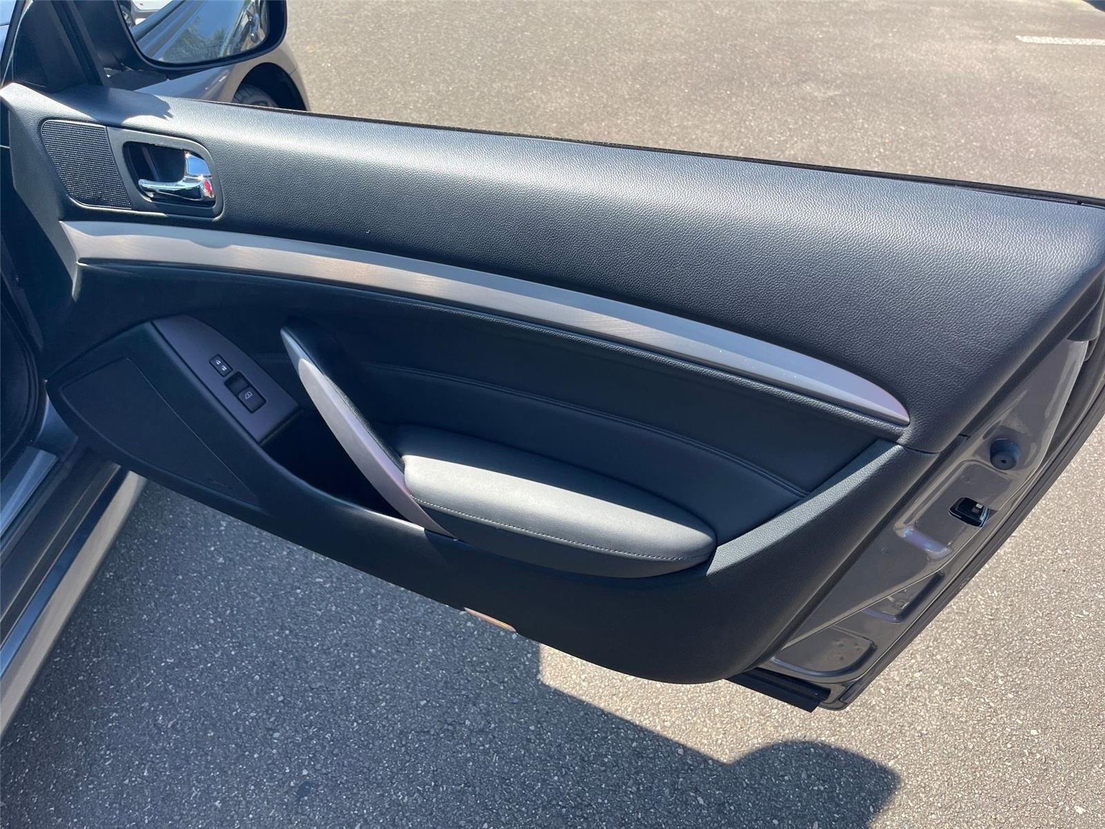 Used 2012 Graphite Shadow INFINITI Journey image 20