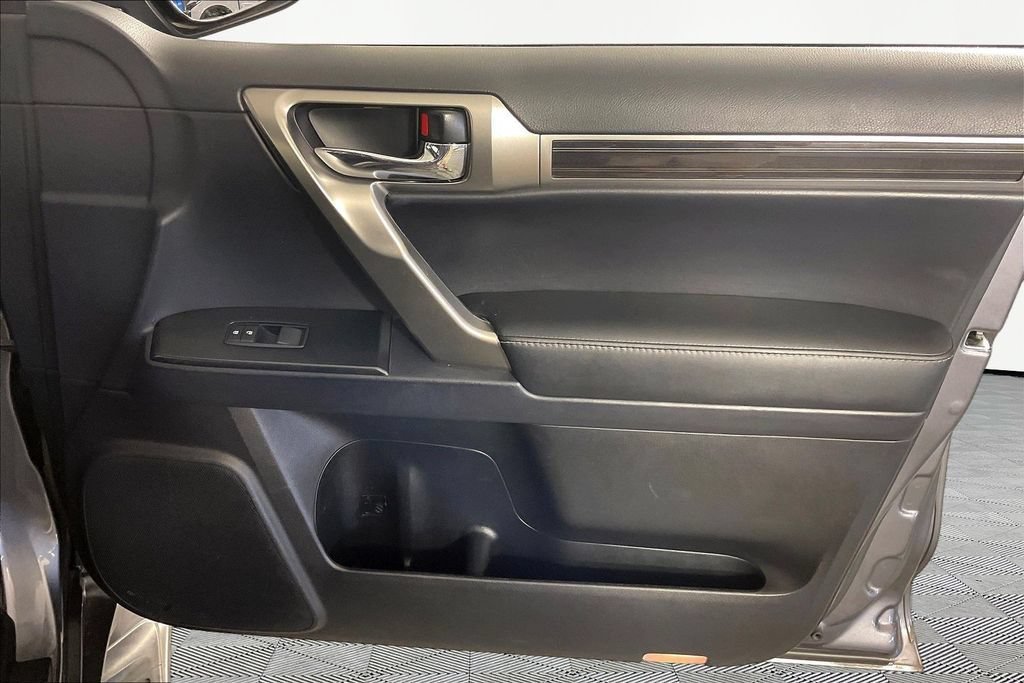 Used 2022 Gray Lexus Luxury image 27