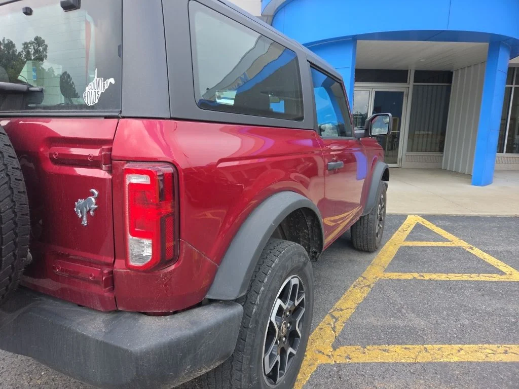 Used 2025 Red Ford Base image 3