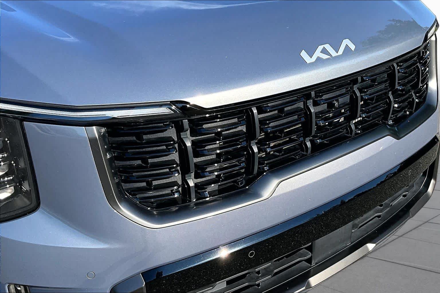 Used 2024 Everlasting Silver Kia X-Line SX image 32