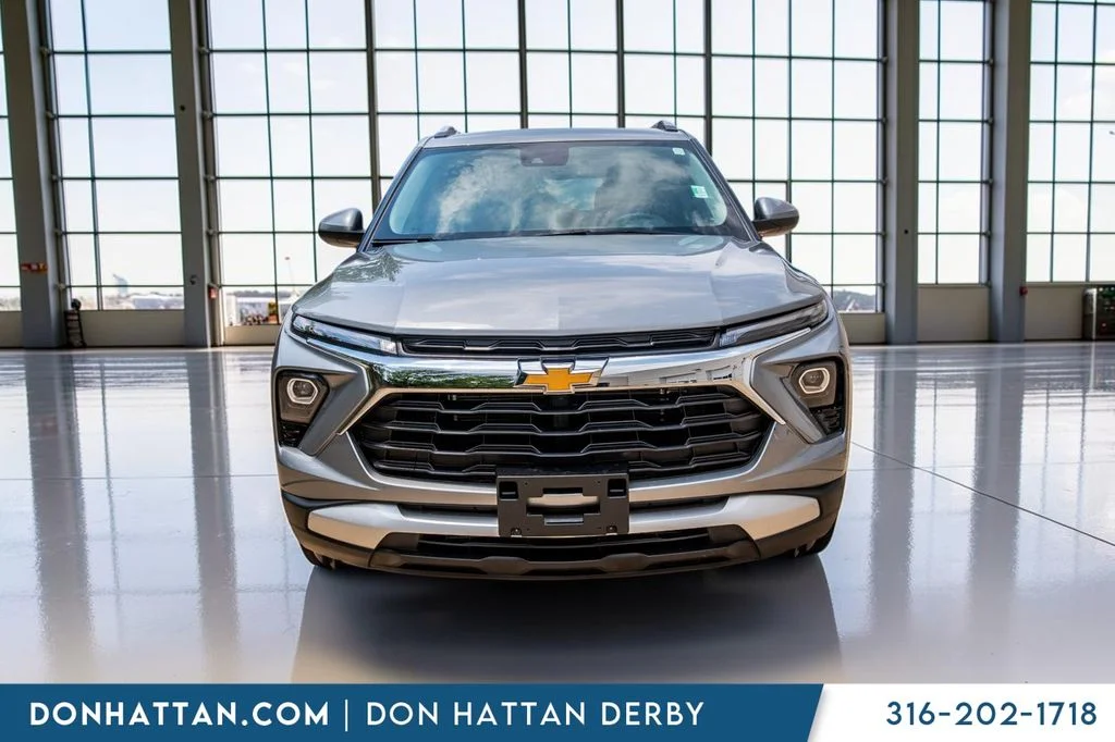 Used 2024 Gray Chevrolet LT image 28