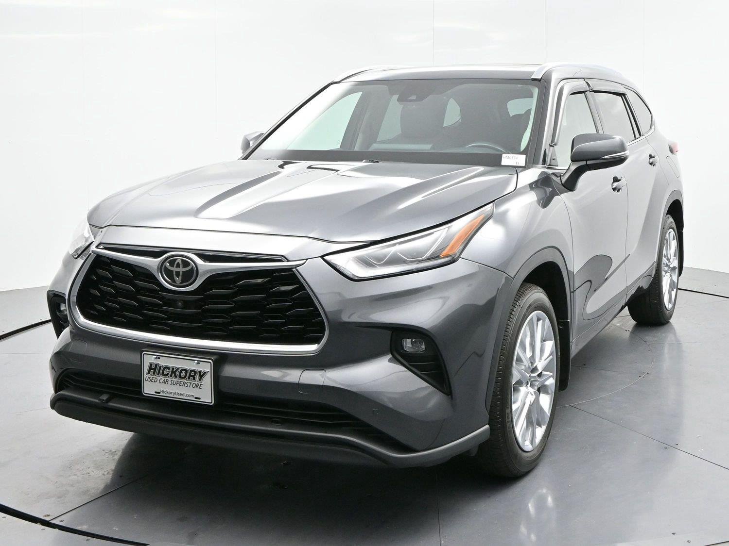 Used 2021 Magnetic Gray Metallic Toyota Limited image 3