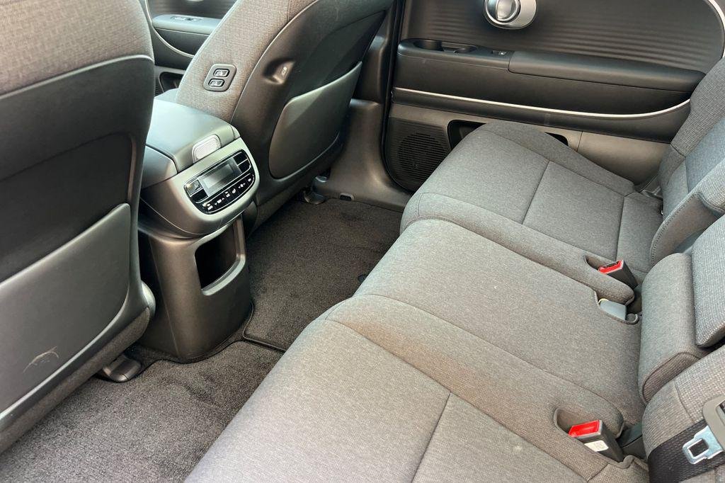 2026 Hyundai IONIQ 9 SE - Photo 9