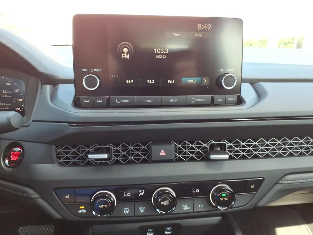 2025 Honda Accord SE - Photo 11