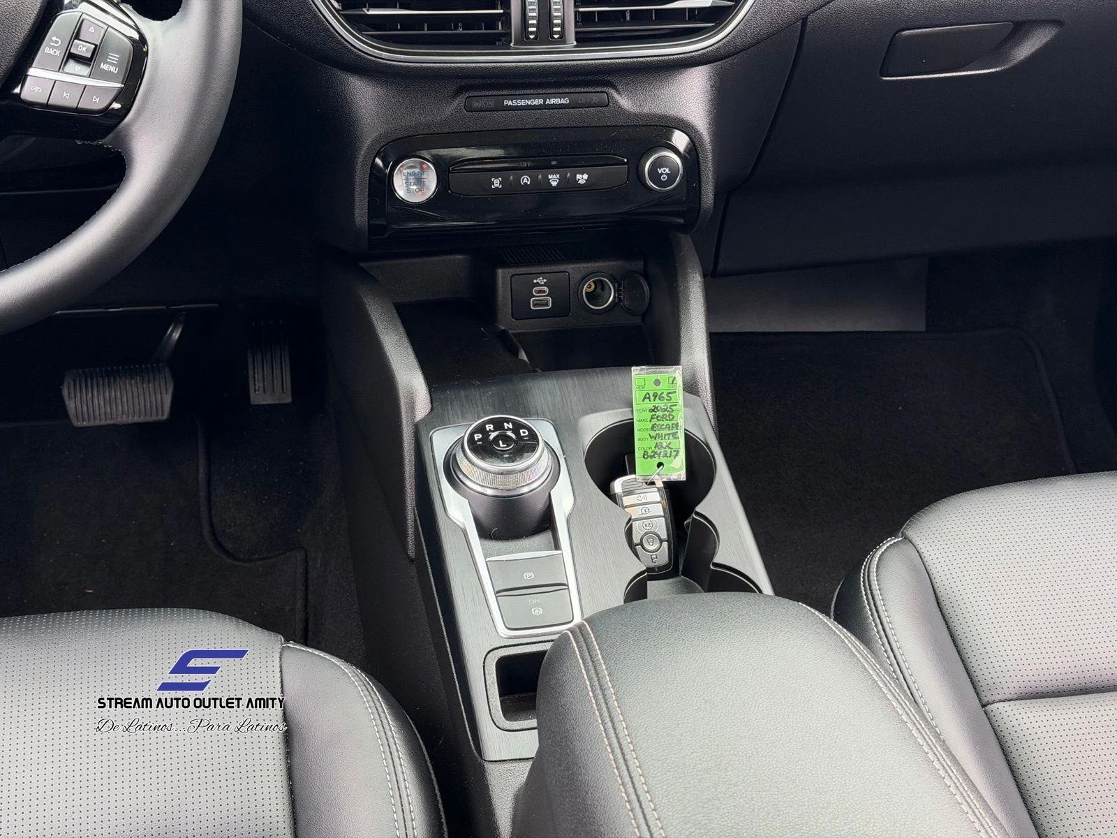 2025 Ford Escape Platinum - Photo 23