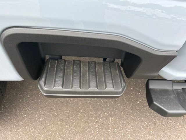 New 2026 Glacier Gray Metallic Tri-Coat Ford F-350® Lariat® image 17