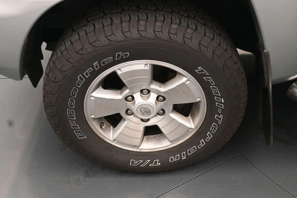 Used 2015 Silver Toyota Base image 12