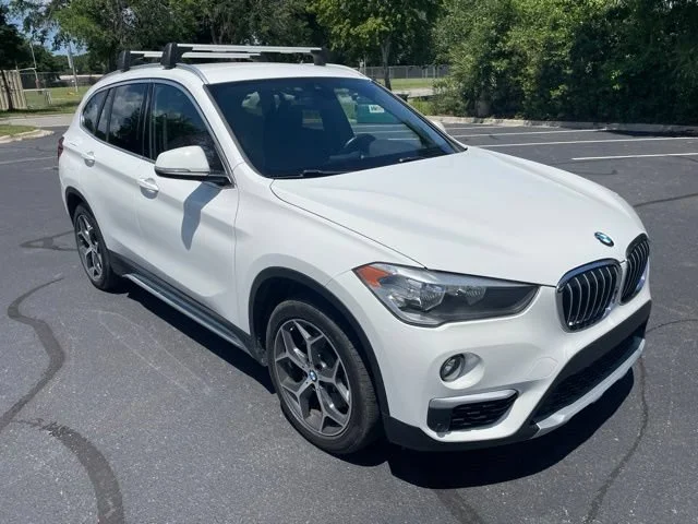 Used 2019 White BMW sDrive28i image 9
