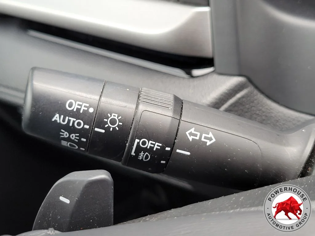 Used 2025 White Honda Touring image 33