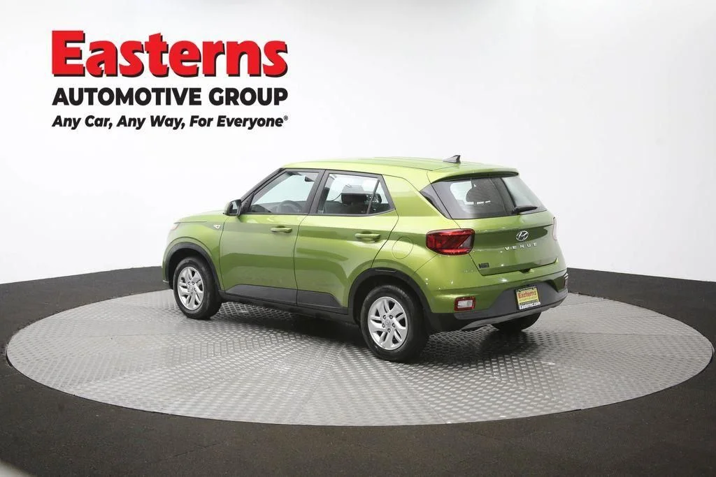 Used 2022 Green Hyundai SE image 65
