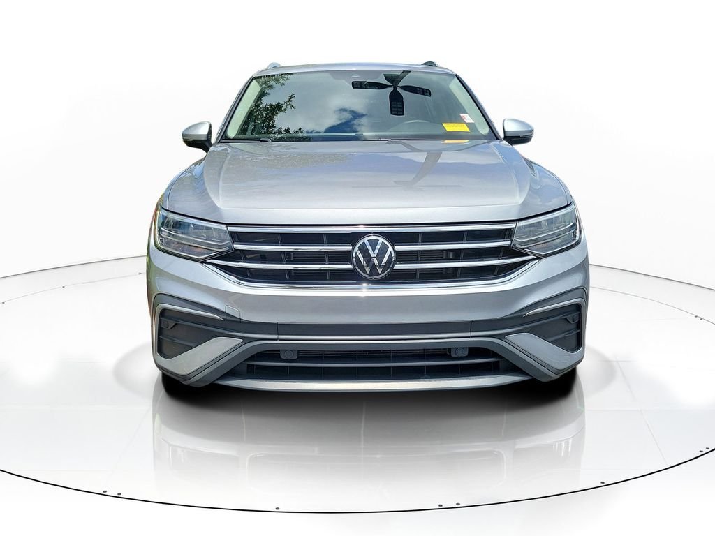 Certified Used 2024  Volkswagen 2.0T SE image 2