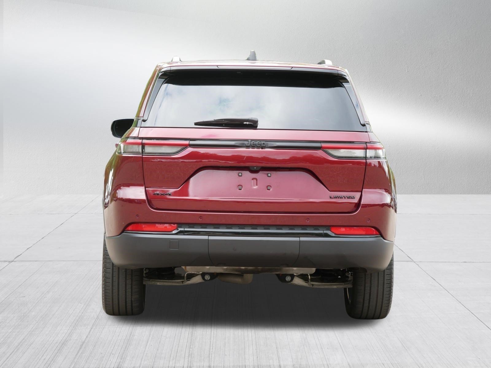 Used 2024 Velvet Red Pearlcoat Jeep Limited image 6