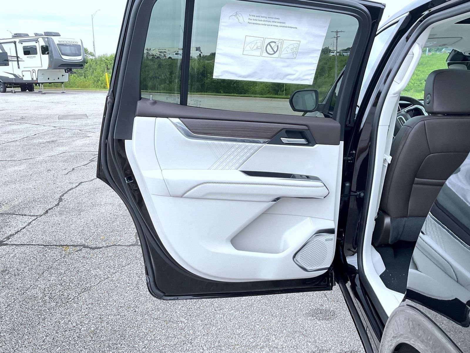2027 GMC Acadia Denali - Photo 21