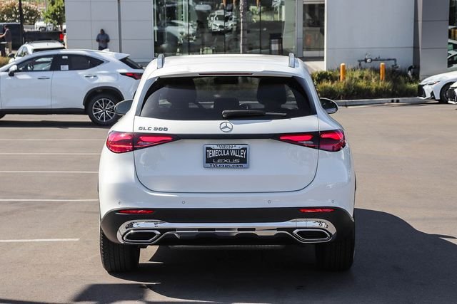 Used 2025  Mercedes-Benz GLC 300 image 5