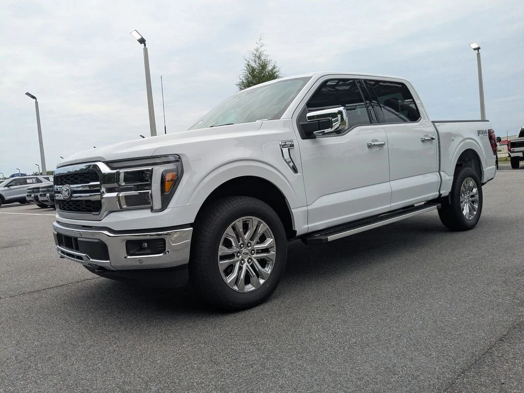 New 2026 Oxford White Ford Lariat image 8