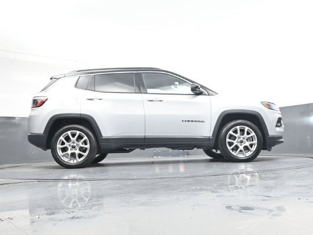 Used 2025 Silver Jeep Limited image 32