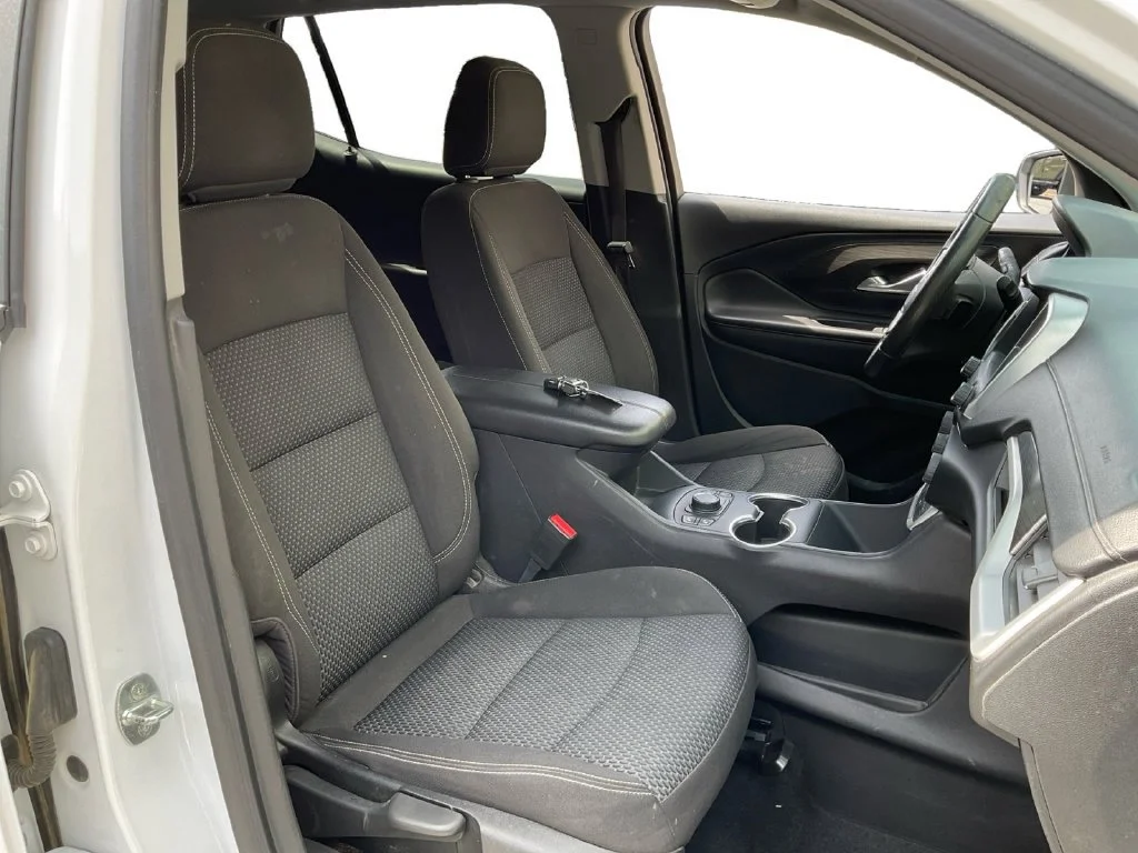 Used 2023 SUMMIT WHITE GMC SLE image 26