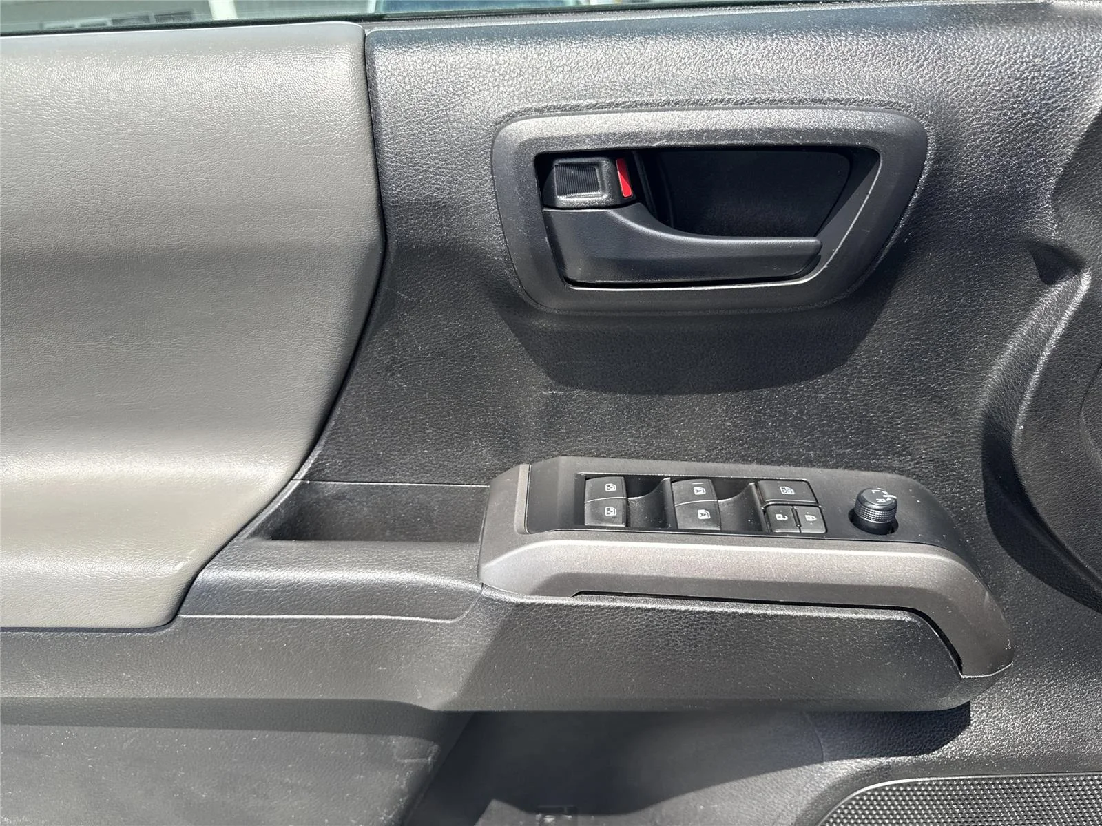 Used 2023 Ice Cap Toyota SR5 V6 image 17