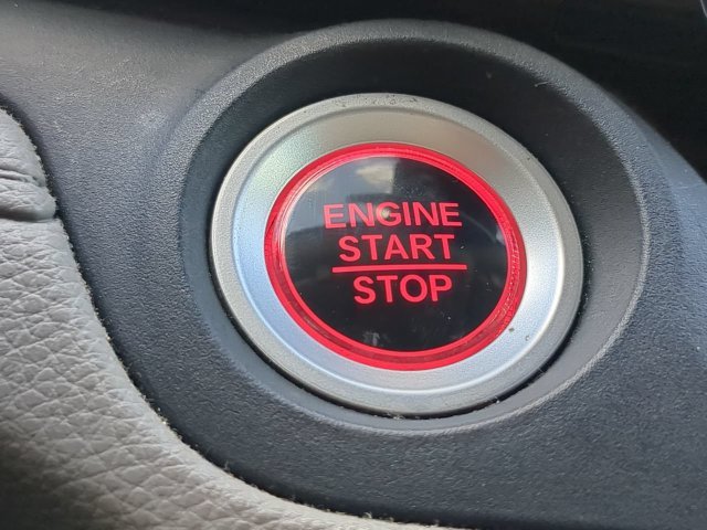 Used 2018 Silver Honda EX-L image 36
