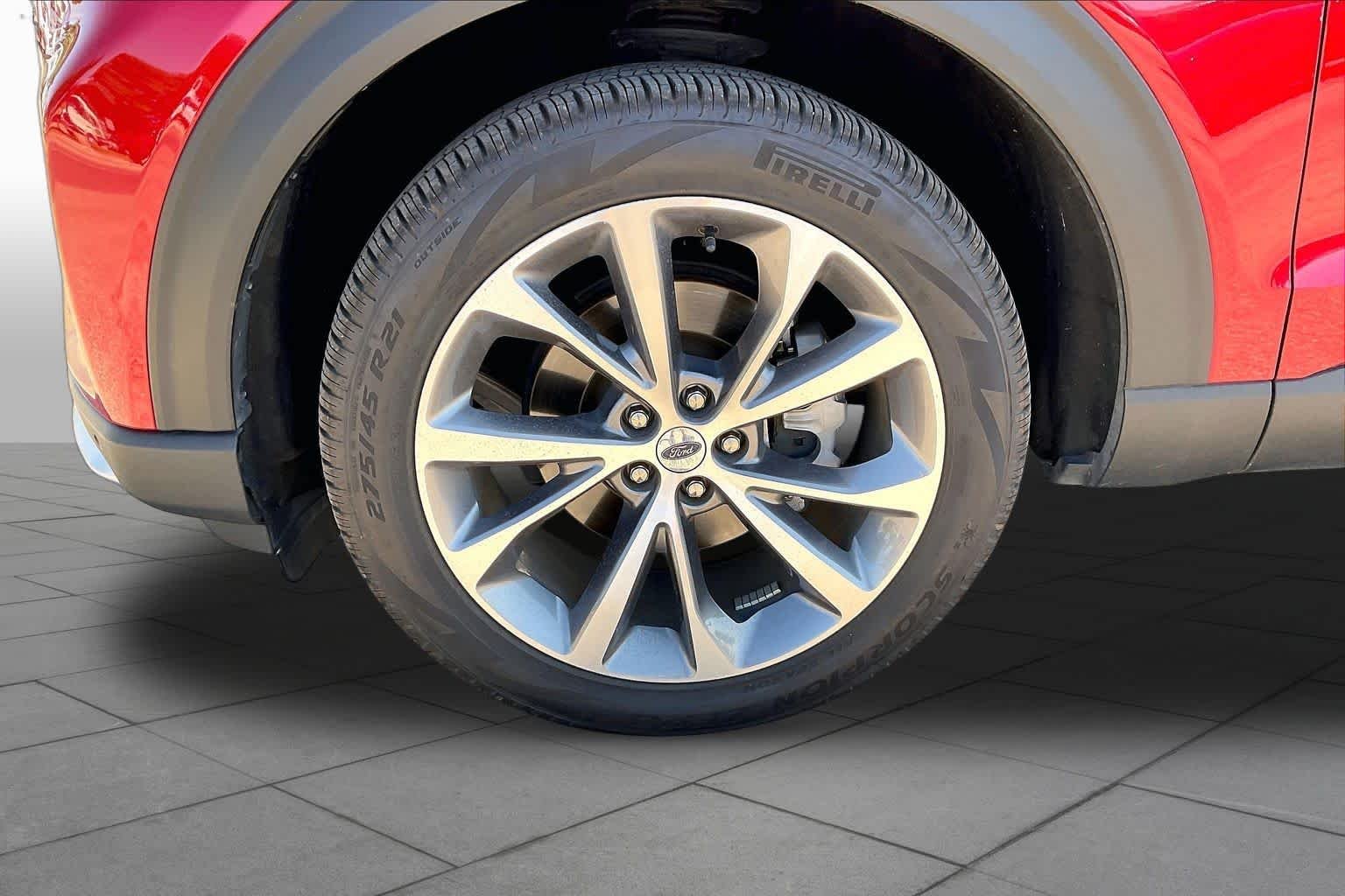 Used 2025 Rapid Red Metallic Tinted Clearcoat Ford Platinum image 11