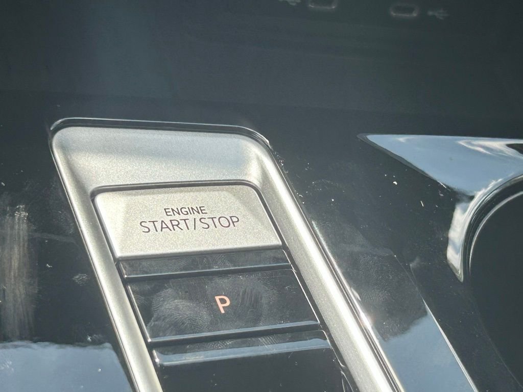 New 2026 White/off-white Volkswagen 2.0T SE w/Technology image 58