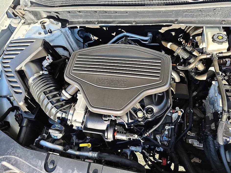 Used 2019 Summit White Chevrolet RS image 38