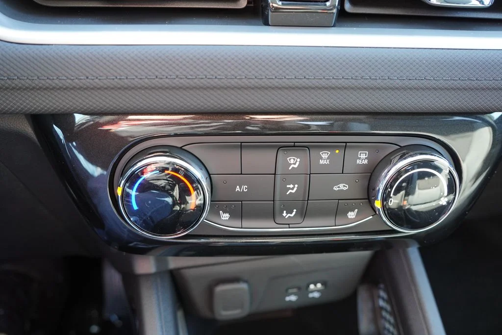 New 2026 Mosaic Black Metallic Chevrolet LT image 14