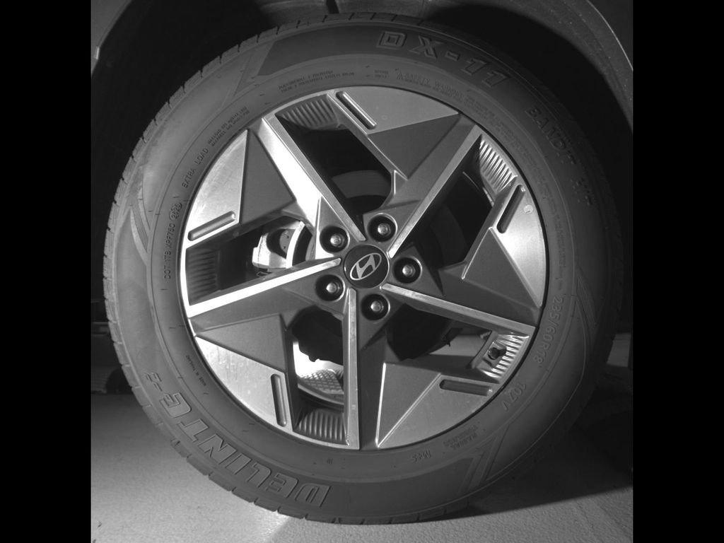 Used 2025 Hampton Gray Hyundai SEL image 11