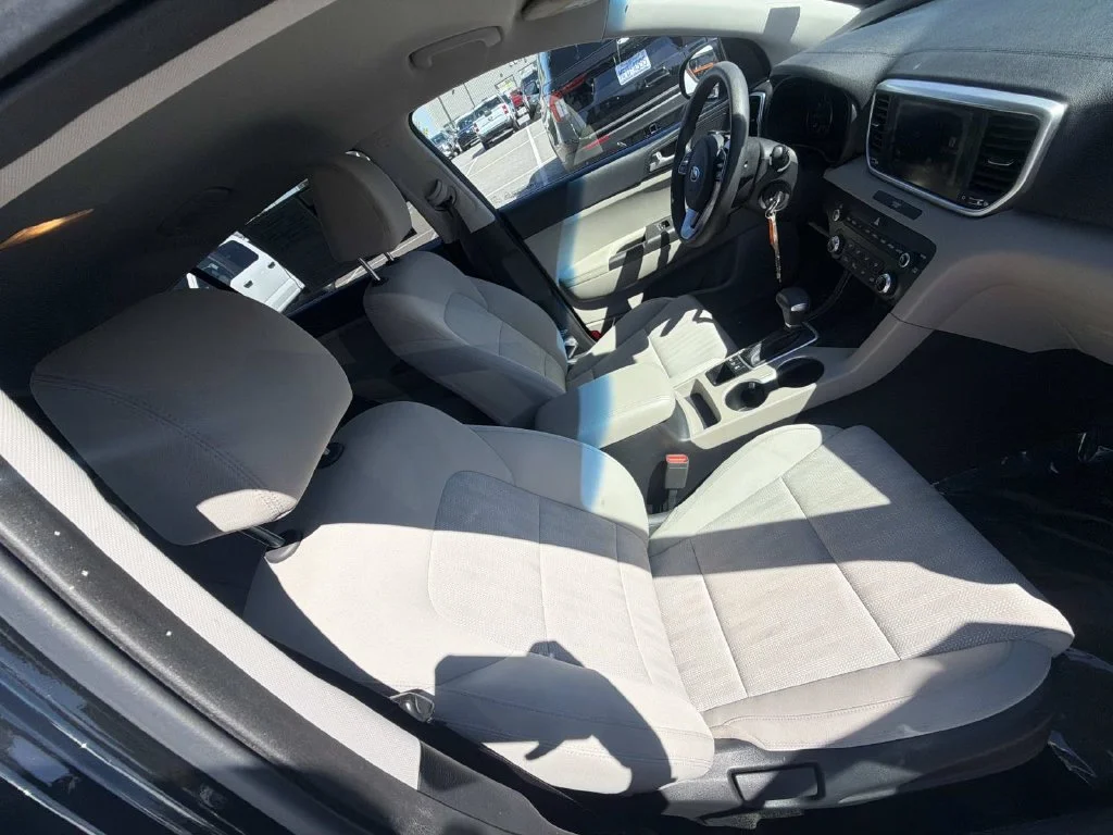 Used 2020 Red Kia LX image 30