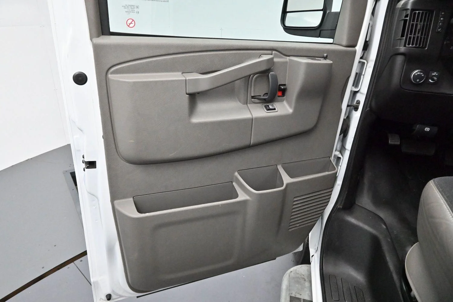 Used 2024 Summit White GMC Work Van image 9