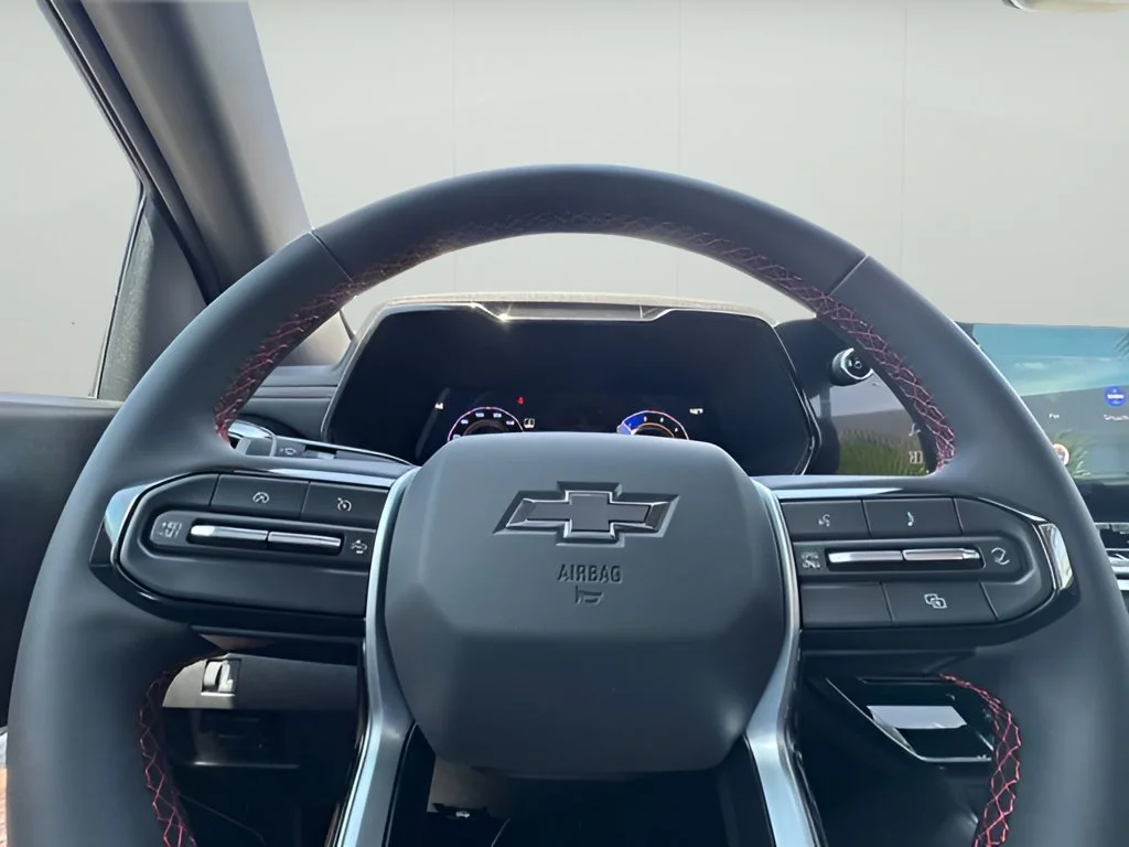 New 2026 Summit White Chevrolet Z71 image 25