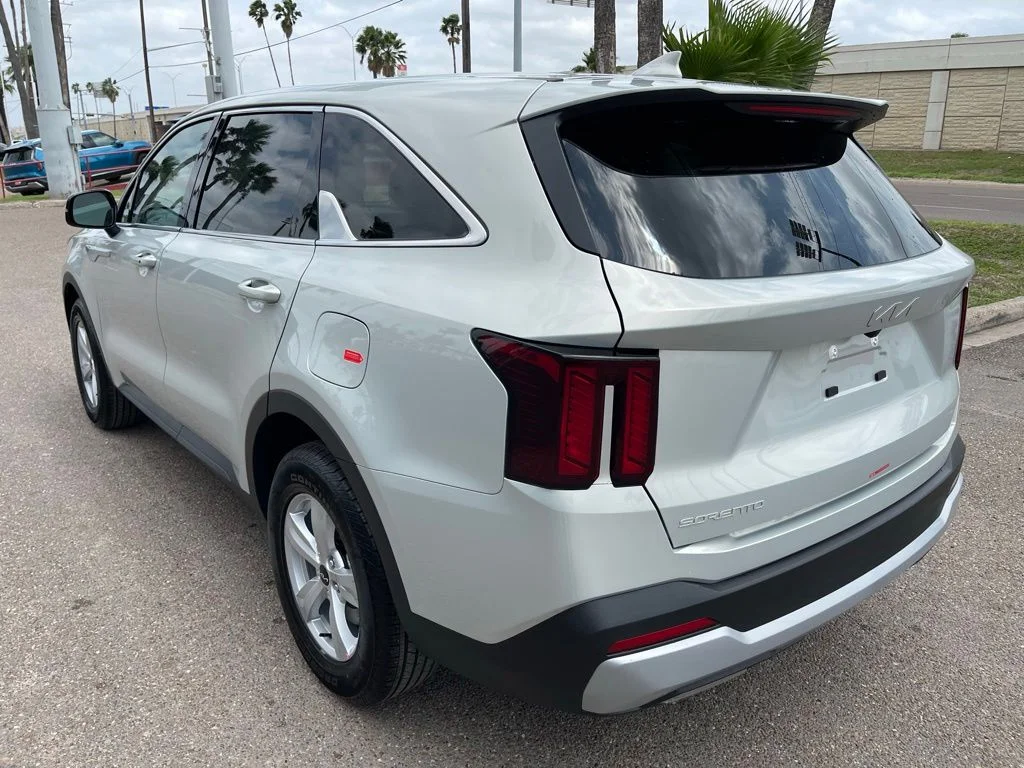 New 2026 White Kia LX image 5