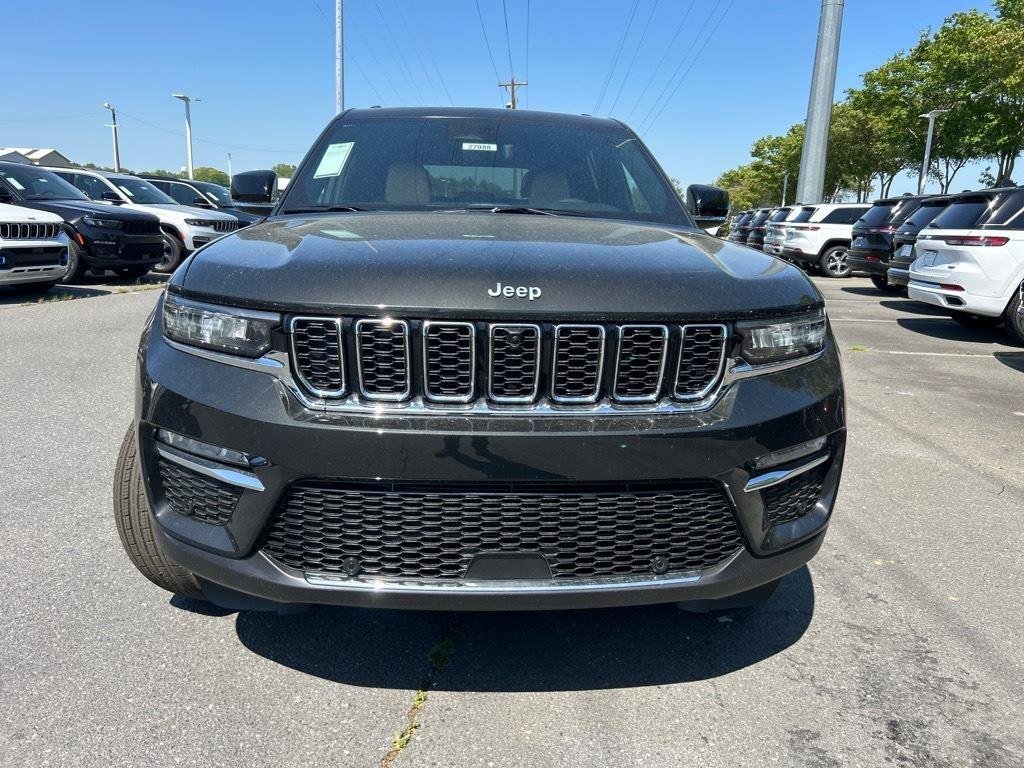 Used 2024 Rocky Mountain Pearlcoat Jeep  image 2