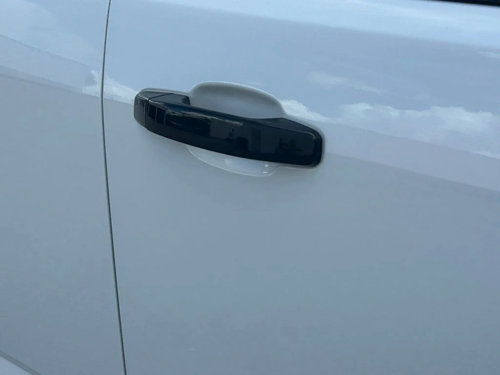 Used 2021 Summit White GMC AT4 w/Leather image 21