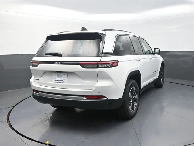 Used 2022 White Jeep 4xe image 9