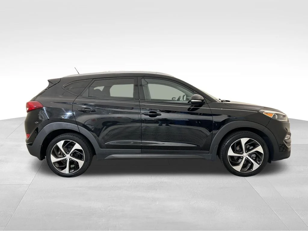 Used 2016 Black Hyundai Sport image 7