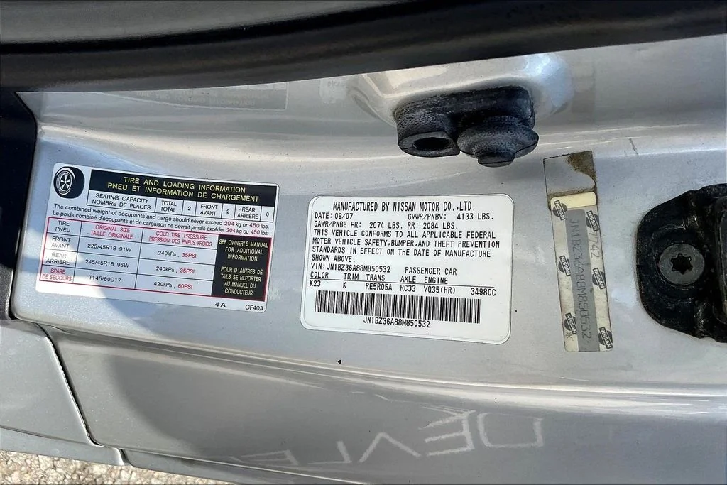 Used 2008 Silver Nissan Touring image 10