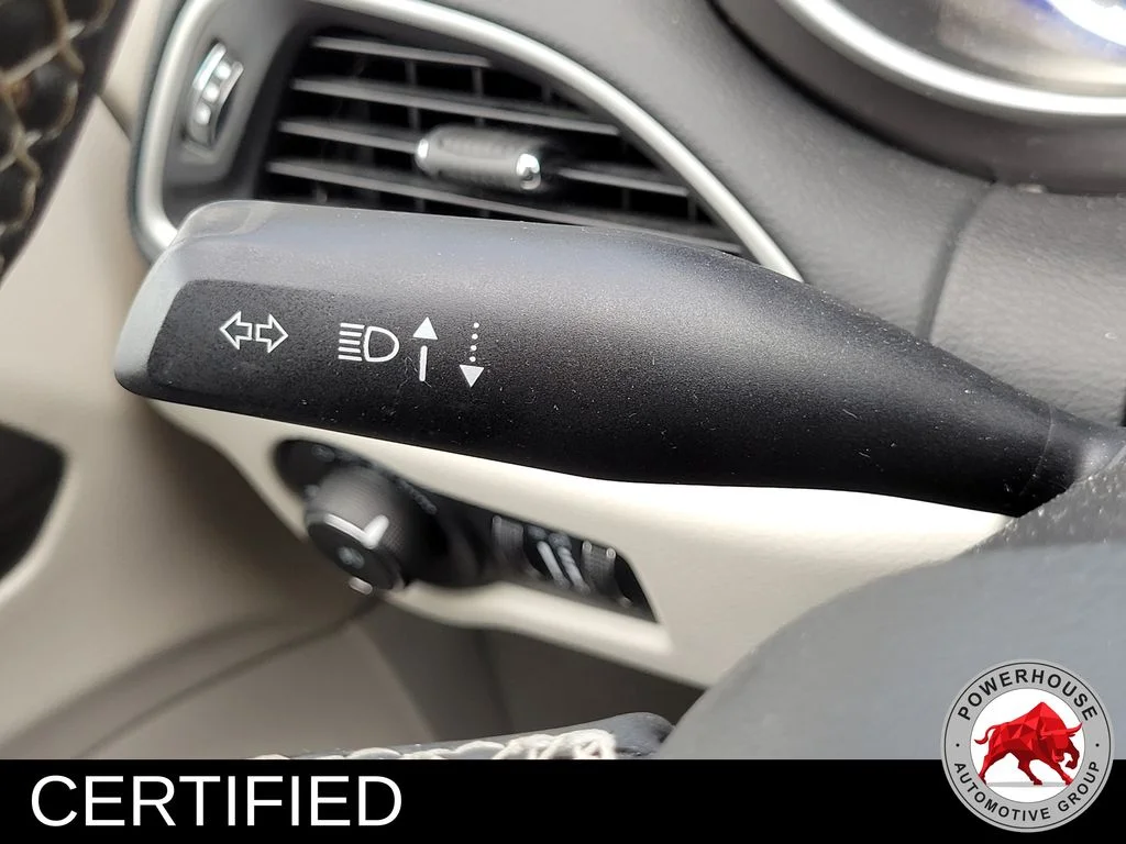 Used 2023 White Chrysler Touring L image 31