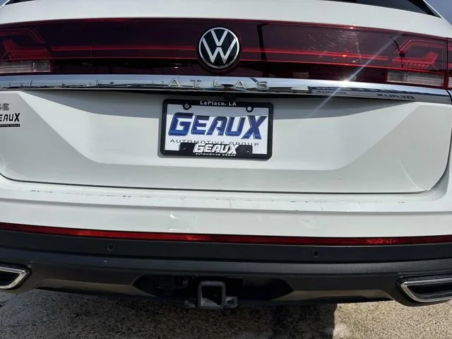 Used 2025 White Volkswagen 2.0T SE w/Technology image 49