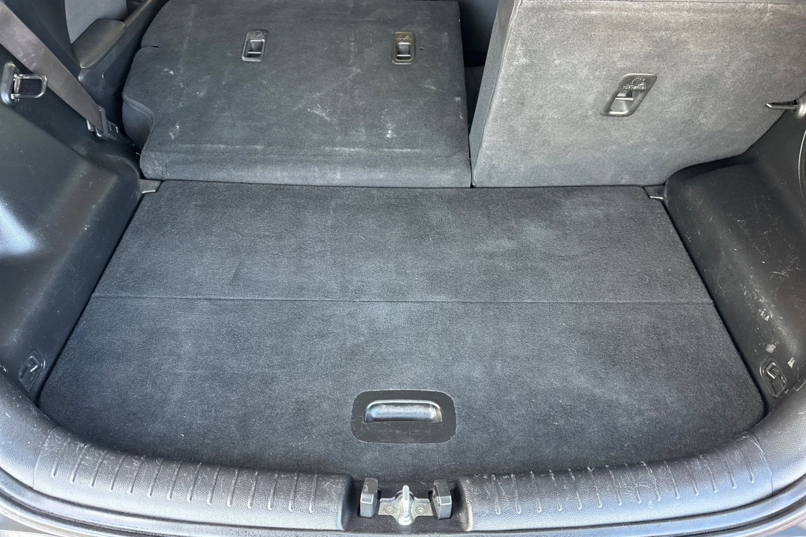 Used 2015 White Kia Base image 16