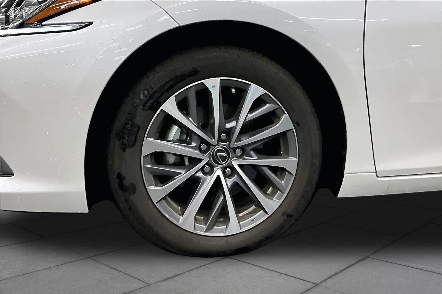 Certified Used 2025 Eminent White Pearl Lexus  image 10