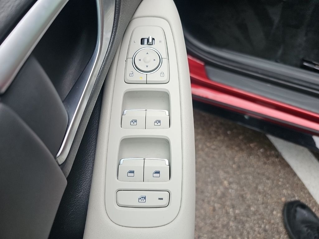 2025 Hyundai Sonata SEL - Photo 13