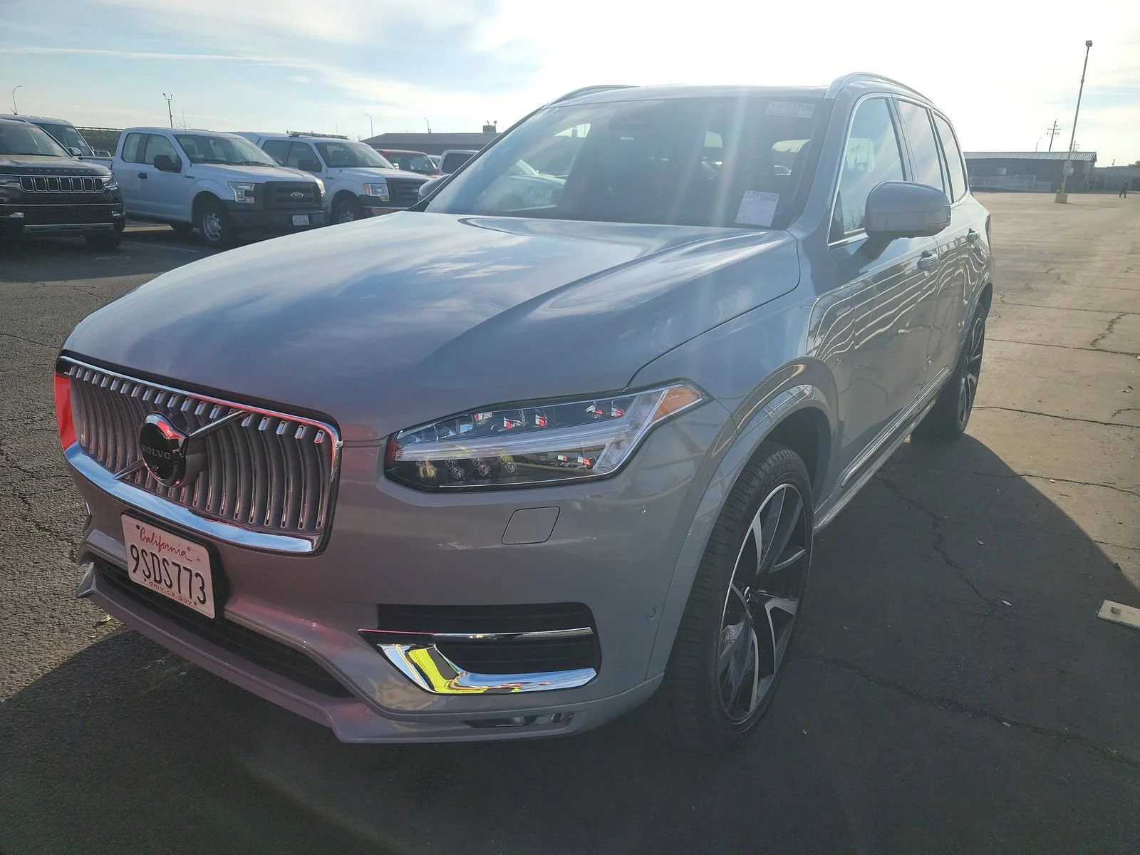 2025 Volvo XC90 B5 Plus Bright 4WD's photo